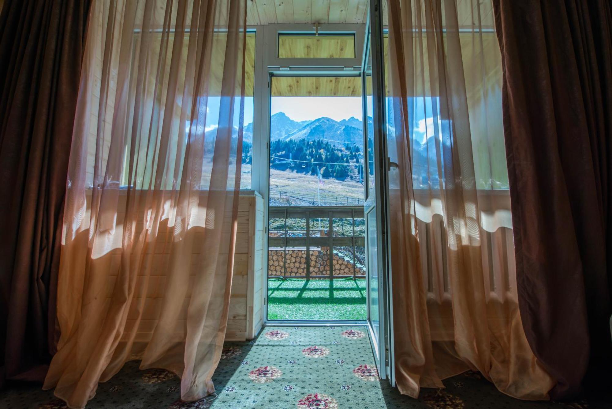 Shymbulak Resort Hotel Almaty Quarto foto